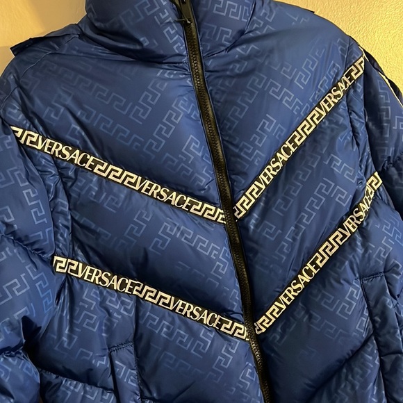 Versace Men’s La Greca medusa logo monogram convertible puffer vest coat NEW - Picture 6 of 12